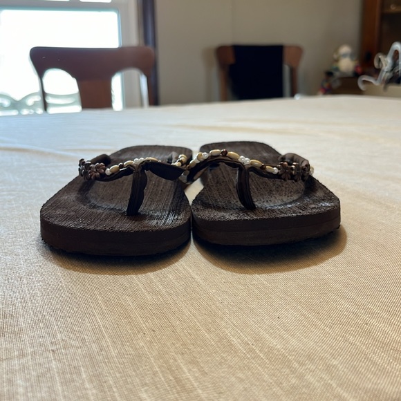 Triple T Trading flip flops chocolate brown with flower and bead design. Size 8 - Picture 8 of 12